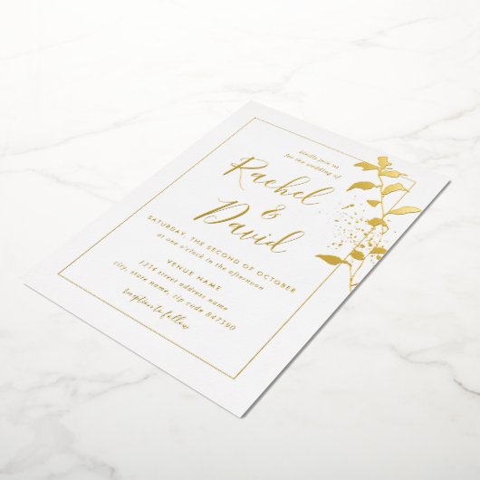 Gold Floral Leaf Wedding Folie Uitnodiging (Gedraaid)