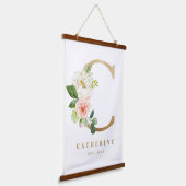 Gold  Floral Monogram Letter C Baby Nursery Hangend Wandkleed (Gebogen)