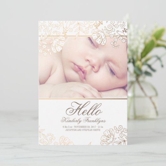 Gold Floral Newborn Baby Foto geboorteaankondiging Aankondiging (Staand voorkant)