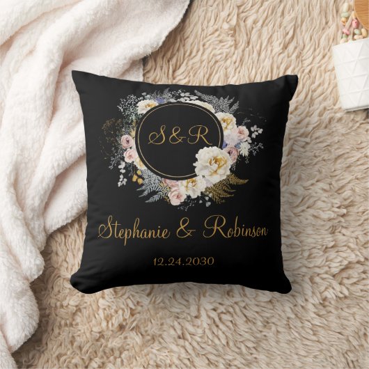 Gold Floral op Black Monogram Wedding Sierkussen (Deken)