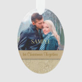 Gold Floral Swirl Eerste Kerstmis Sjabloon Ornament (voorkant)