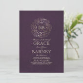 Gold Floral Wreath Monogram Plum Wedding Kaart (Staand voorkant)