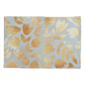 Gold flowers, blue background, foil imitation. kussensloop (Achterkant)