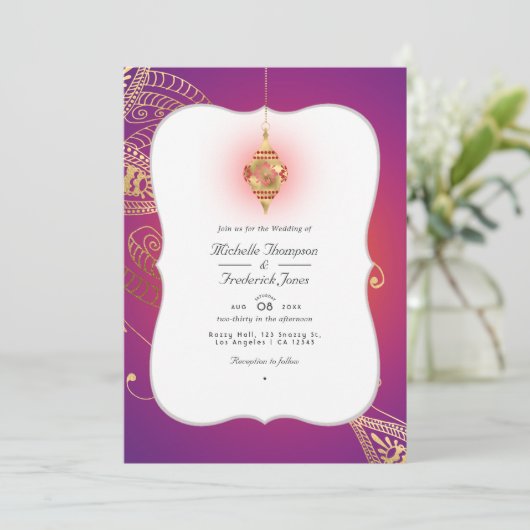 Gold Foil Arabian Bollywood QR Code RSVP Weddensch Kaart (Staand voorkant)