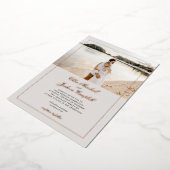 Gold Foil & Beige Minimalist Elegant Wedding Folie Uitnodiging (Gedraaid)