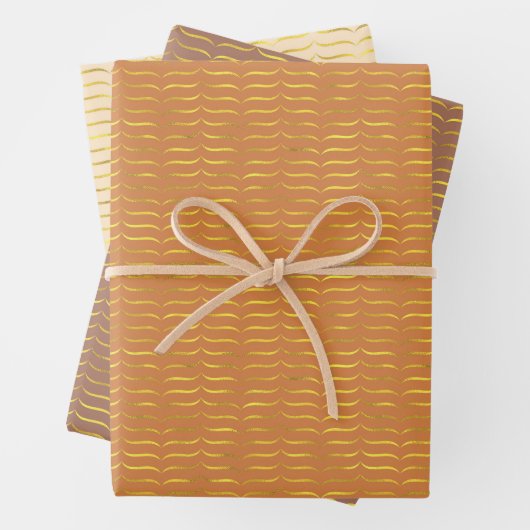 Gold Foil Brackets met lichtgekleurde achtergrond Inpakpapier Vel (In situ)