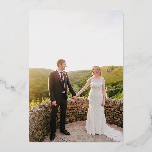 Gold Foil Floral Foto slaat de datum op Folie Uitnodiging (Achterkant)