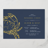 Gold Foil Nautical Crab Rehearsal Dinner Folie Uitnodiging (Voorkant)