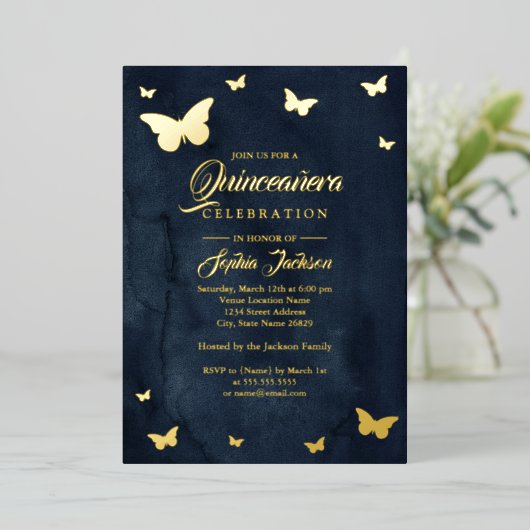 GOLD FOIL Navy Butterfly Quinceanera Folie Folie Uitnodiging (Staand Voorkant)