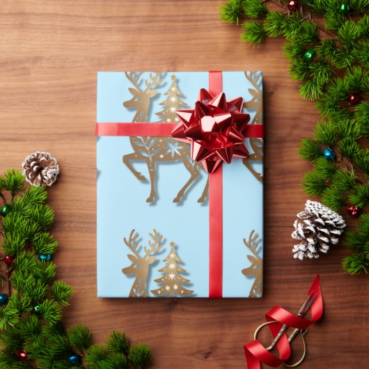 Gold Foil Reindeer with a Christmas Tree  Cadeaupapier (Feestdagen Geschenken)