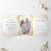 Gold Foil Stars Confetti White Wedding Drieluik Uitnodiging (Binnen)