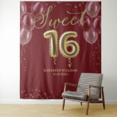 Gold Foil Sweet 16 Balloons Burgundy Backdrop Wandkleed (In situ)