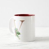 Gold Folie V Monogram Pine & Berry Kerstmis Tweekleurige Koffiemok (Voorkant links)