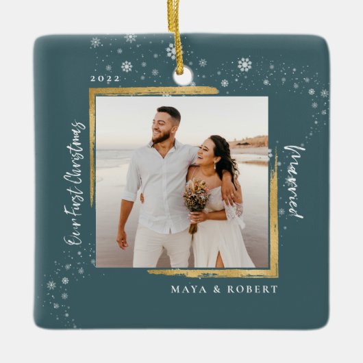 Gold Framed Foto Ons eerste kersthuwelijk Keramisch Ornament (Voorkant)