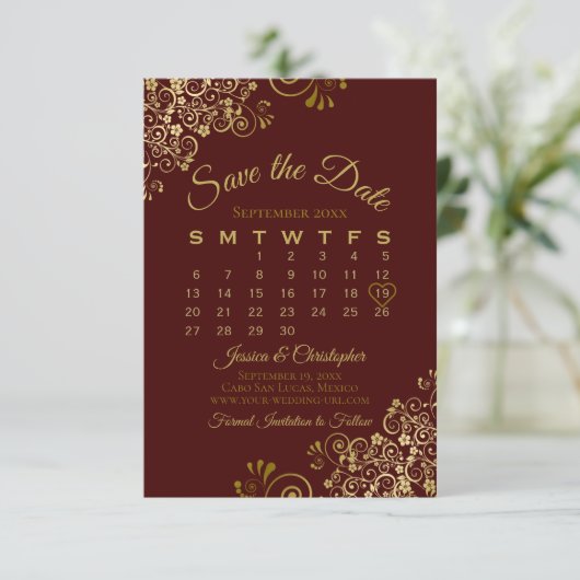 Gold Frills op Auburn Elegant Wedding Calendar Save The Date (Staand voorkant)