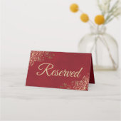 Gold Frills op Lush Red Elegant Wedding Gereservee Plaatskaartje (Voorkant)