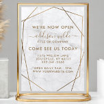 Gold Geometric White Marble Business Opening Flyer<br><div class="desc">Gold Geometric White Marble Business Opening Flyer. Perfect voor een evenementenontwerper,  make-upkunstenaar,  haarstylist,  salon eigenaar en nog veel meer!</div>