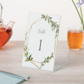 Gold Geometrics Greenery Wedding Table Number Reclamebord Met Voetstuk (Insitu)