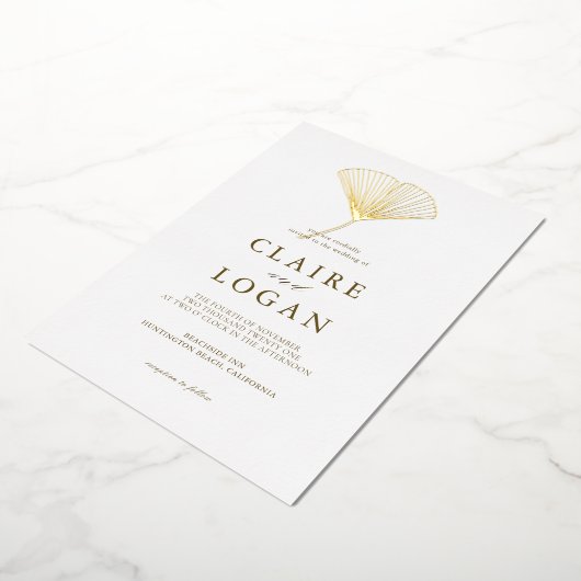 Gold Ginkgo Leaf Elegant Wedding Folie Uitnodiging (Gedraaid)
