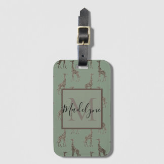 Gold Giraffe op Sage Green Monogram Bagagelabel