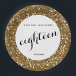 Gold Glitter 18th Birthday Papieren Bordje<br><div class="desc">Een prachtig glitter goud met een bord van 18 verjaardagsartikelen. Houd er rekening mee dat er geen daadwerkelijke glitter op het papieren bord staat,  maar een ontwerpeffect. U zult met de naam en de verjaardagsdatum gemakkelijk kunnen personaliseren. Dit prachtige verjaardagsartikel bord zal haar verjaardagsfeest zeker een "vonkdige" aanraking toevoegen!</div>