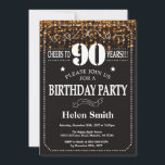 Gold Glitter 90th Birthday Invitation Kaart<br><div class="desc">Gold Glitter 90th Birthday Invitation. Witte Typografie. Achtergrond zwart-wit karton. Volwassen verjaardag. Mannelijke Mannen of vrouwen: Birthday. Kinder jongen of meisje Lady Teen Teenage Bday Invite. 13e 15e 16e 18e 21e 30e 40e 50e 60e 70e 80e 90e 100e. Elke leeftijd. Voor verdere aanpassing, te klikken gelieve de knoop "van de...</div>