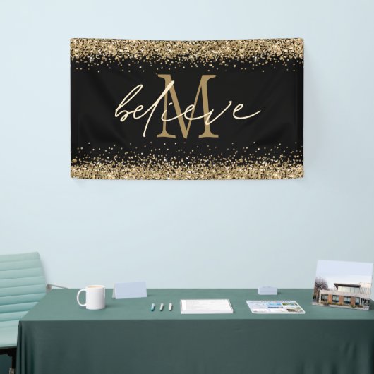 Gold Glitter Believe Script Monogram Initiaal zwar Spandoek (Beurs)