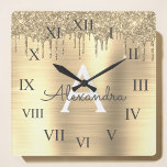 Gold Glitter Brushed Metal Monogram Name Vierkante Klok<br><div class="desc">Gold Faux Foil Metallic Sparkle Glitter Borhed Metal Monogram Name and Initiaal Luxury Wall Clock. Dit maakt de perfecte liefhebbende 16 verjaardag,  bruiloft,  vrijgezellenfeest,  verjaardagsdag,  baby shower of vrijgezellenfeest voor iemand die van luxe glam en stijl houdt.</div>