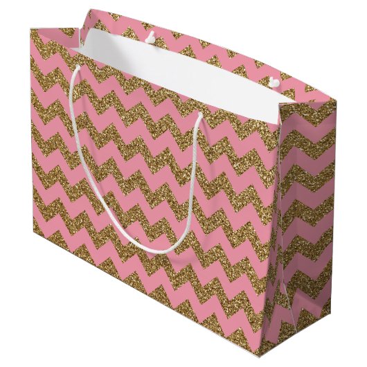Gold Glitter Chevron Pattern op Roze Large Cadeautasje (Achterkant Gekanteld)