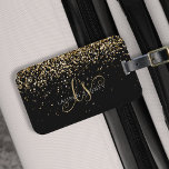 Gold Glitter Glam Monogram Naam Bagagelabel<br><div class="desc">Glam Gold Glitter Elegant Monogram Bagagelabel. Pas dit trendy bagagelabel met elegante gouden mousserende glitter op een zwarte achtergrond eenvoudig aan. Het ontwerp kenmerkt uw handgeschreven manuscriptmonogram met  cirkels en jouw naam.</div>