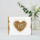 Gold Glitter Heart 15 Quinceincera Bewaar de datum Aankondigingskaart (Staand voorkant)