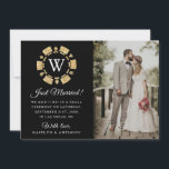 Gold Glitter Monogram Poker Chip Casino Wedding Aankondiging<br><div class="desc">Laat iedereen weten dat je het deed,  je trouwde in stijl met deze moderne en zeer trendy trouwaankondigingskaarten. Het ontwerp is gemakkelijk te personaliseren met uw speciale evenementenbewoording en uw familie en vrienden zullen blij zijn wanneer ze deze fantastische huwelijksaankondigingskaarten ontvangen.</div>