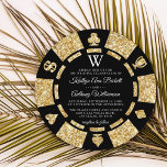 Gold Glitter Monogram Poker Chip Casino Wedding Kaart<br><div class="desc">Geniet in stijl met deze trendy casino,  de trouwuitnodigingen. Het ontwerp is gemakkelijk te personaliseren met je eigen formulering en je familie en vrienden zullen blij zijn als ze deze geweldige huwelijksuitnodiging ontvangen.</div>