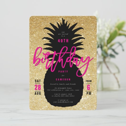Gold Glitter Pineapple Chic Birthday Party Invite Kaart (Staand voorkant)