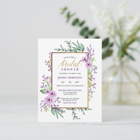 Gold Glitter Purple Flowers Script Vrijgezellenfee Uitnodiging Briefkaart (Staand voorkant)