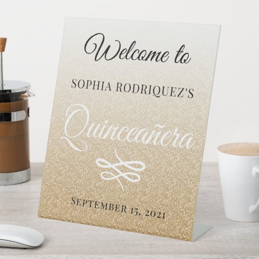 Gold Glitter Quinceañera 15e verjaardag Welkom Reclamebord Met Voetstuk (Insitu)