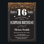 Gold Glitter Surprise 16th Birthday Invitation Kaart<br><div class="desc">Gold Glitter Surprise 16th Birthday Invitation. Witte Typografie. Achtergrond zwart-wit karton. Kinderen van afgelopen dag. Mannelijke Mannen of vrouwen: Birthday. Kinder jongen of meisje Lady Teen Teenage Bday Invite. 13e 15e 16e 18e 21e 30e 40e 50e 60e 70e 80e 90e 100e. Elke leeftijd. Voor verdere aanpassing, te klikken gelieve de...</div>