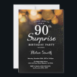 Gold Glitter Surprise 90e verjaardag Uitnodiging<br><div class="desc">Gold Glitter Surprise 90th Birthday Invitation Kaart. Verjaardag voor volwassenen. Gouden Glitter Bokeh Achtergrond. 13e 15e 16e 18e 10e 21e 30e 40e 50e 60e 70e 80e 90e 100e. Elke leeftijd. Voor verdere aanpassing klikt u op de knop "Aanpassen" en gebruikt u onze ontwerptool om deze sjabloon te wijzigen.</div>