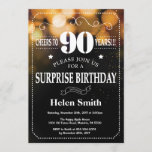 Gold Glitter Surprise 90th Birthday Invitation Kaart<br><div class="desc">Gold Glitter Surprise 90th Birthday Invitation. Witte Typografie. Achtergrond zwart-wit karton. Volwassen verjaardag. Mannelijke Mannen of vrouwen: Birthday. Kinder jongen of meisje Lady Teen Teenage Bday Invite. 13e 15e 16e 18e 21e 30e 40e 50e 60e 70e 80e 90e 100e. Elke leeftijd. Voor verdere aanpassing, te klikken gelieve de knoop "van...</div>