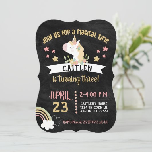 Gold Glitter Unicorn Birthday Party Chalkboard Kaart (Staand voorkant)