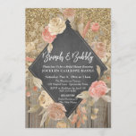 Gold Glitter Wood Floral Chalkboard Brunch Bubble Kaart<br><div class="desc">De achtergrond is bedekt met een afbeelding dat een goudglitteroppervlak mengt dat vervaagt in een roestachtige wand van houtschuur. Hierboven wordt een waterverf floral lijst geplaatst met een karton-getextureerde bekleding voor het ontwerpen van uw details. "Brunch & Bubble" is een afbeelding die is gemaakt met een modern handschrift. Voeg uw...</div>