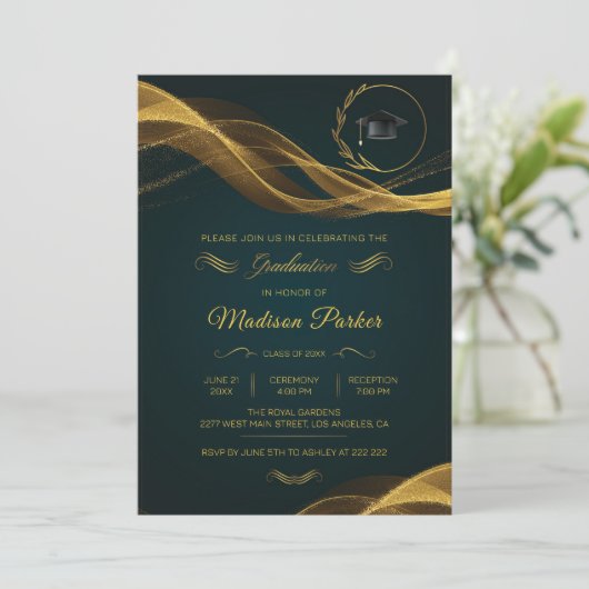 Gold Glittering Wave on Green Afstuderen Kaart (Staand voorkant)