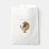 Gold Globe Passport Travel Baby Shower Bedankzakje (Voorkant)