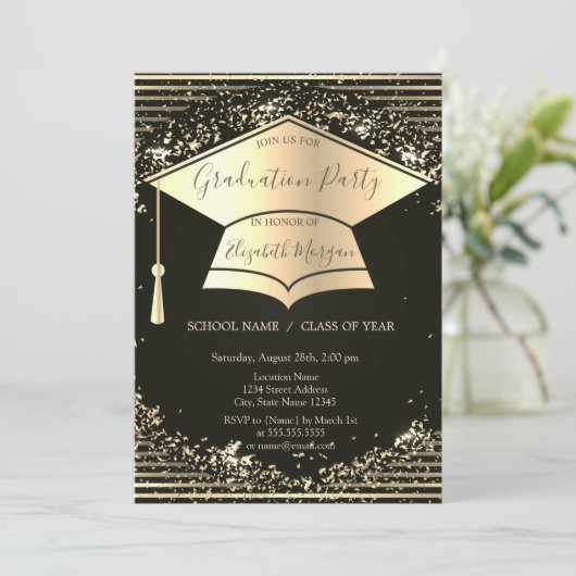 Gold Graduation Cap, Confetti Stripes Afstuderen Kaart (Staand voorkant)