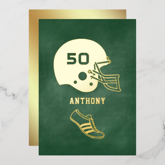 Gold & Green American Football Birthday Chalkboard Folie Uitnodiging (Voorkant / Achterkant)
