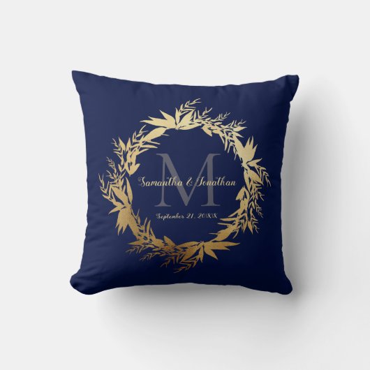 Gold Greenery Monogram Navy Blue Wedding Keepslag Kussen (Voorkant)
