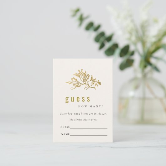 Gold Guess How Many Kisses Bridal Shower Game Card Informatiekaartje (Staand voorkant)