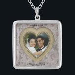 Gold Heart Photo Lijst Ketting<br><div class="desc">Het Romantische ketting van het lijst van de hartfoto om het toevoegen van uw eigen foto en het veranderen van tekst,  doopvont,  grootte en kleur eveneens te personaliseren u verkiest. Erg  als huwelijksgunst voor je gasten!</div>