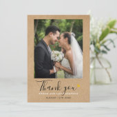 Gold Heart Script Rustic Kraft Weduwfoto Bedankkaart (Staand voorkant)