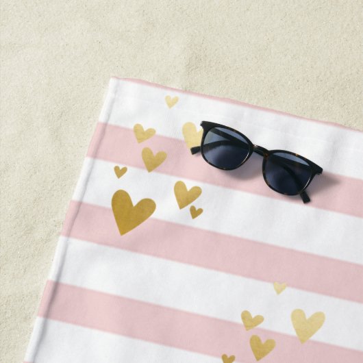 Gold Hearts Stripes Strandlaken (In situ)